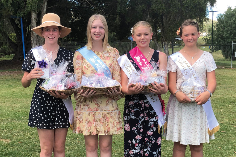 L-R 2021 Teen Showgirls - Gorgia Chandler, Macey Heslin; 2021 Junior Showgirls - Sarah Morris and Gabby Newing.