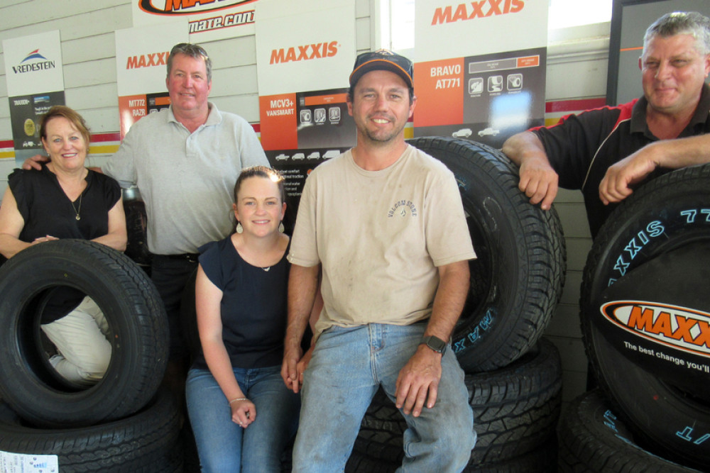 Anne & Barry Glass, Karren & Jeff Hoare, Richard Seibel.