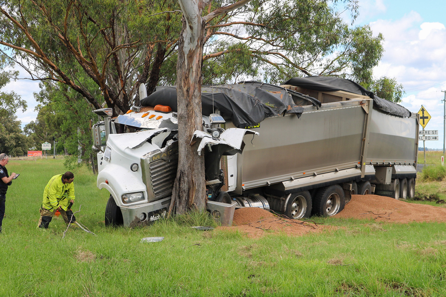 Truck driver in crash with tree at Brookstead has lucky escape - feature photo