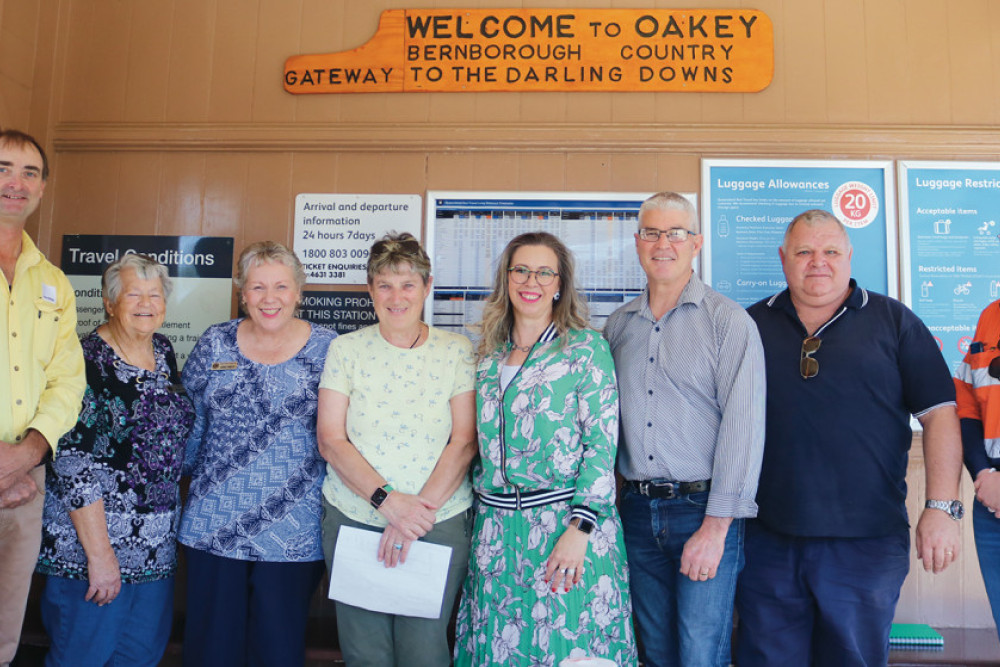 Toowoomba Regional Councillors Melissa Taylor and Bill Cahill (centre) met with Oakey community members Geoff Byers, Lois Thorne, Gail Jones, Eric Haering and Rebecca Meacham at the Oakey Information Centre.