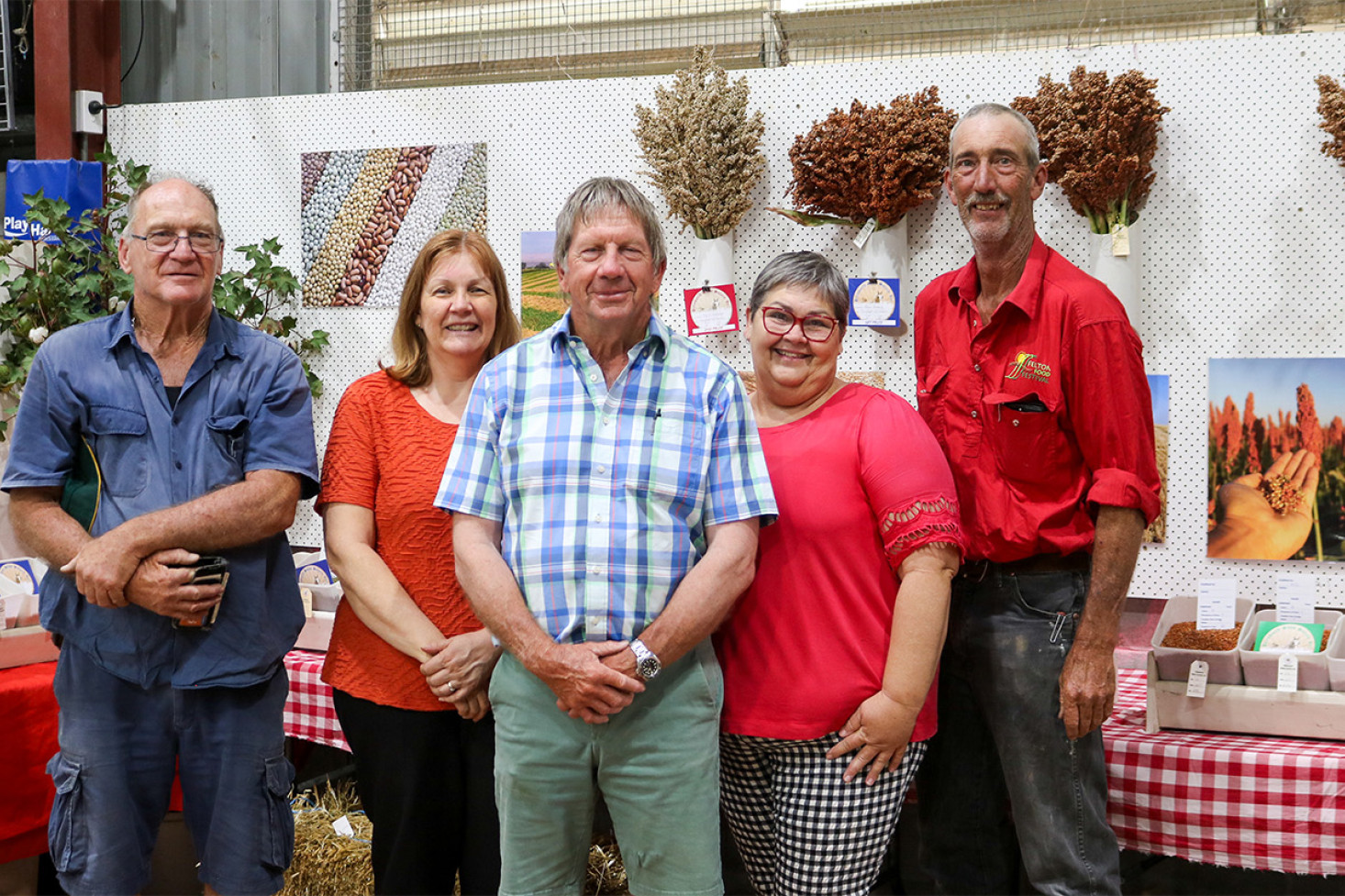 A proud display of the region’s best from the crop competition. From left: Kev Bond, Dianne Steffens, Mark Weier, Carolyn Kohler and Show Society President Paul Fuhlbohm.