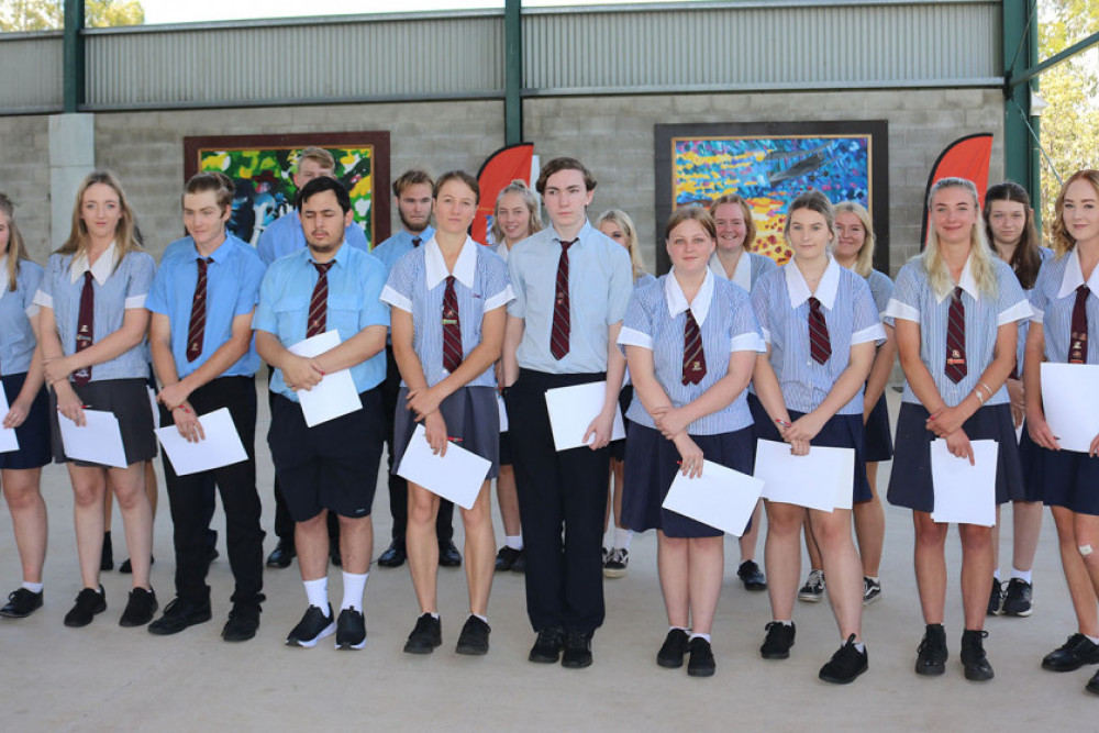 As is tradition, the Graduation Ceremony held on the day included speeches, a graduation cake and students leaving school through a procession of younger students and staff while the principal rings a bell as the students leave the front gate. During his address to the year 12 students, Principal Lou Oberholzer used the song Unbreakable by Birds of Tokyo as an inspiration, echoing the lyrics from the chorus of the song: “When you’re standing tall, you’re unbreakable.” The valedictorian speech was delivered by Maddie Lucas and Vincent Pohlman, who took their classmates on a trip down memory lane through the past six years of high school. Acting Head of Depart-ment Senior School Adam Layton wished the students the best for their future. Mr Layton will join the Clifton SHS Leadership Team permanently as Head of Department Senior School from 2022. Across the speeches, the sources of inspiration in the form of quotes was quite varied, from Shakespeare and Theodore Roosevelt to Michael Jordan and Dr Seuss.