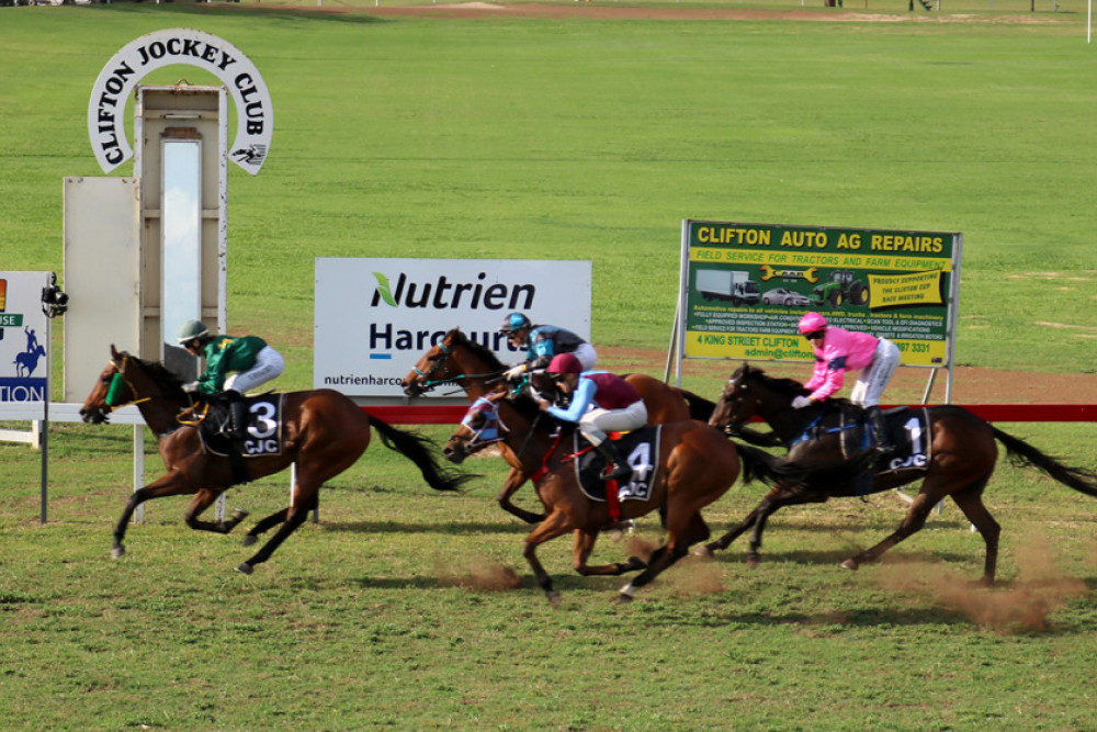 Beaudesert horse takes Clifton Cup - feature photo