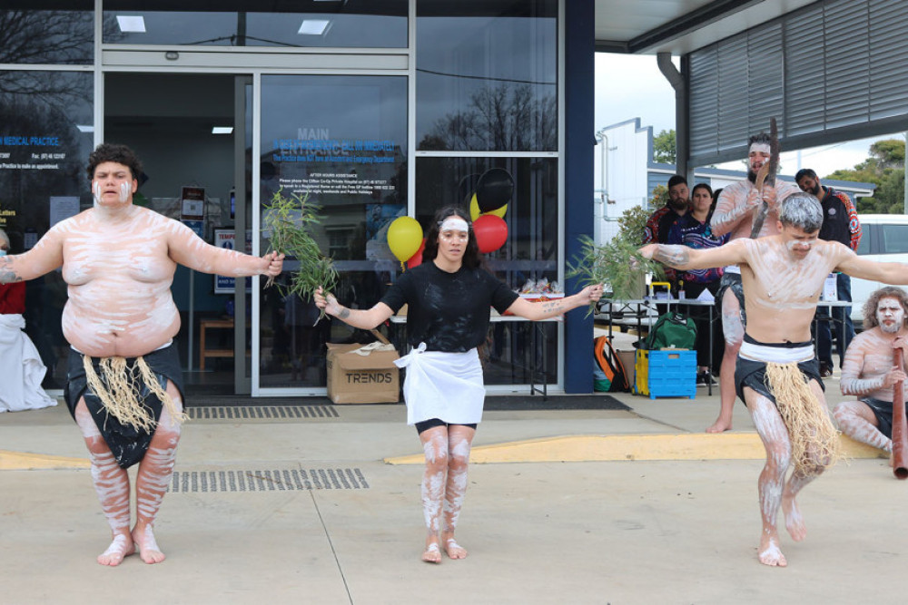 The Nguluwa dhiyaan Aboriginal Arts team delivered an educational and moving performance.