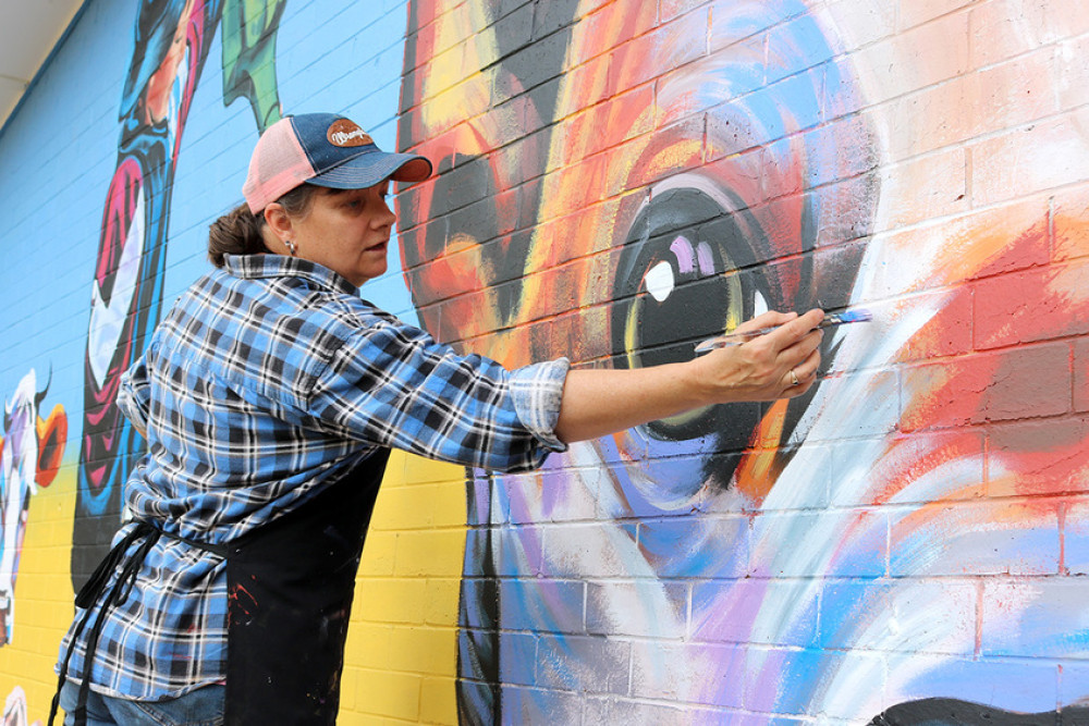 Hendon Artist Creates Mural At Clifton High - feature photo