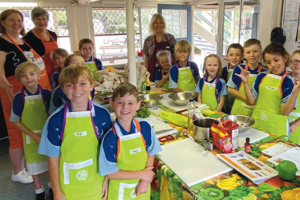 Year 2 and 3 working with the QCWA Country Kitchen’s Team.