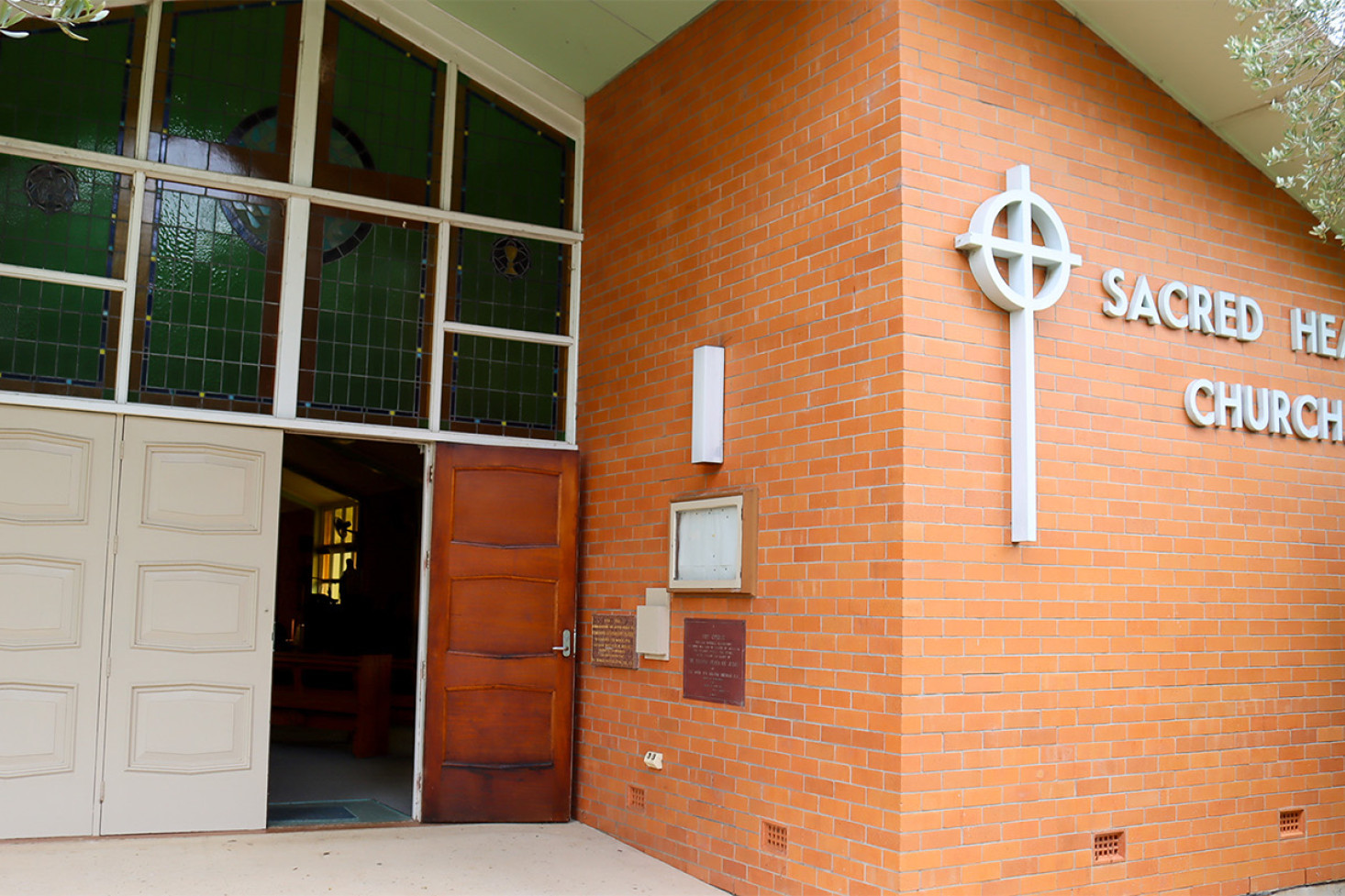 The entrance to Sacred Heart Catholic Church.