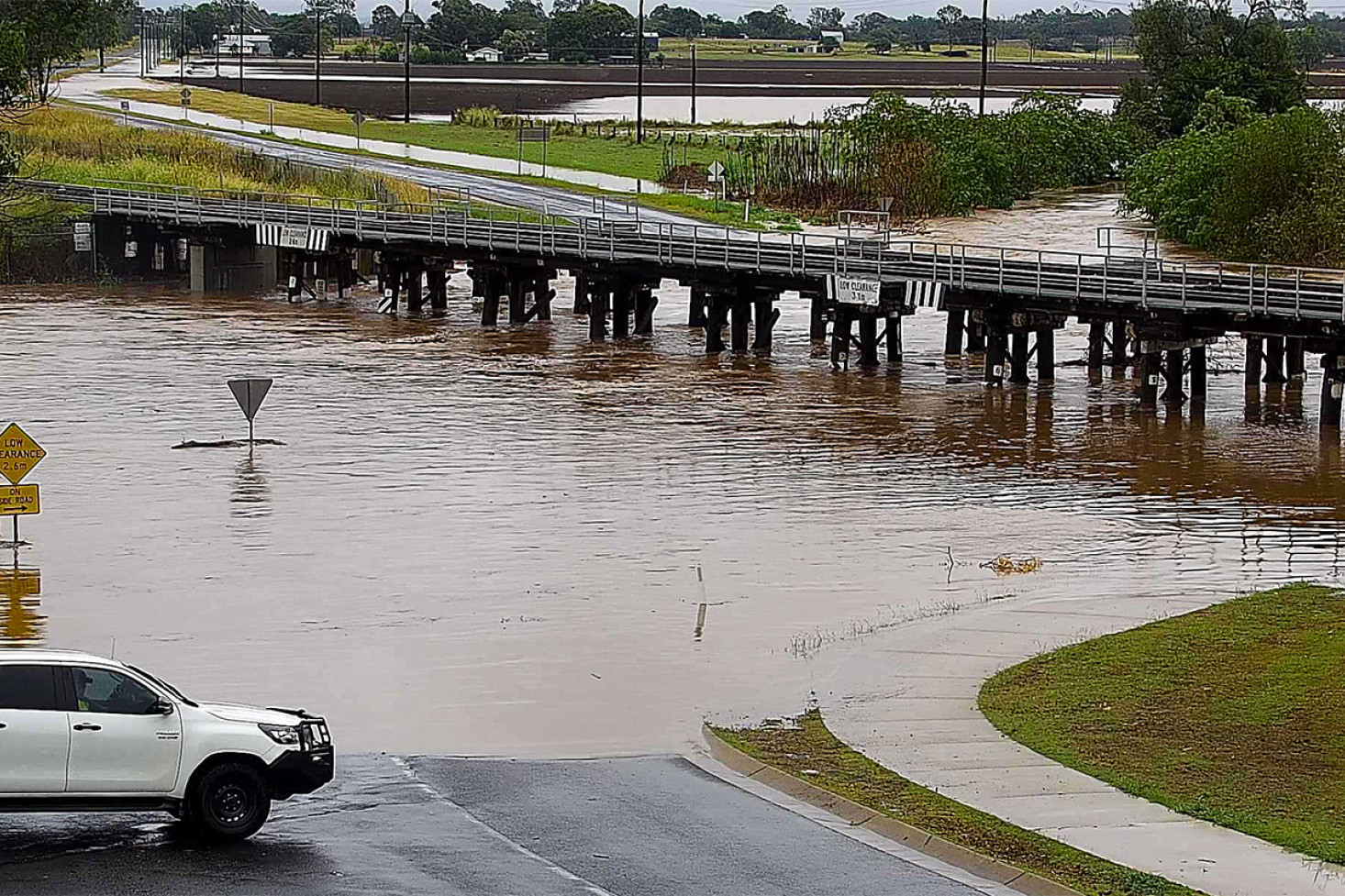 Not all too far away in the eastern part of the Lockyer Valley, the two photos above, captured one hour apart, show how quickly the water levels rose in the town of Grantham on Monday afternoon. Photos, Lockyer Valley Regional Council