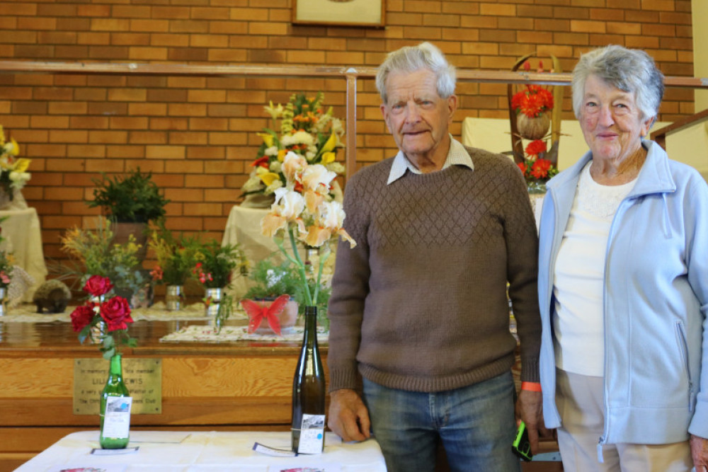 Graham and Nancy Hoey next to their Champion Iris.