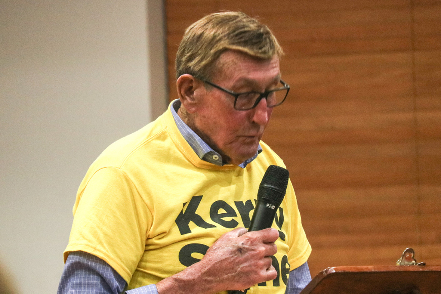 ABOVE: Cr Kerry Shine speaks at Oakey RSL in this year’s Council election campaign.