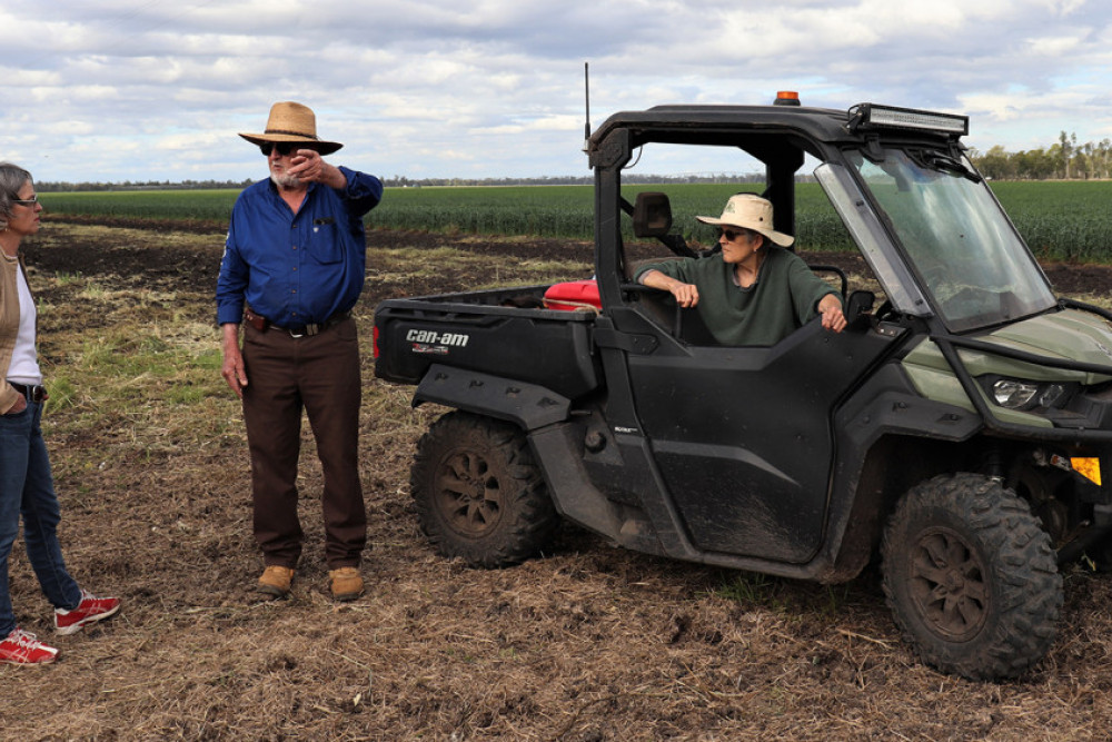 Councillor looks at Coal Seam Gas - feature photo