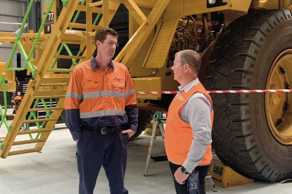 New Acland Mine General Manager Dave O’Dwyer and Hastings Deering Cat Toowoomba Operations Manager Justin Butcher at Hastings Deering’s Torrington premises.