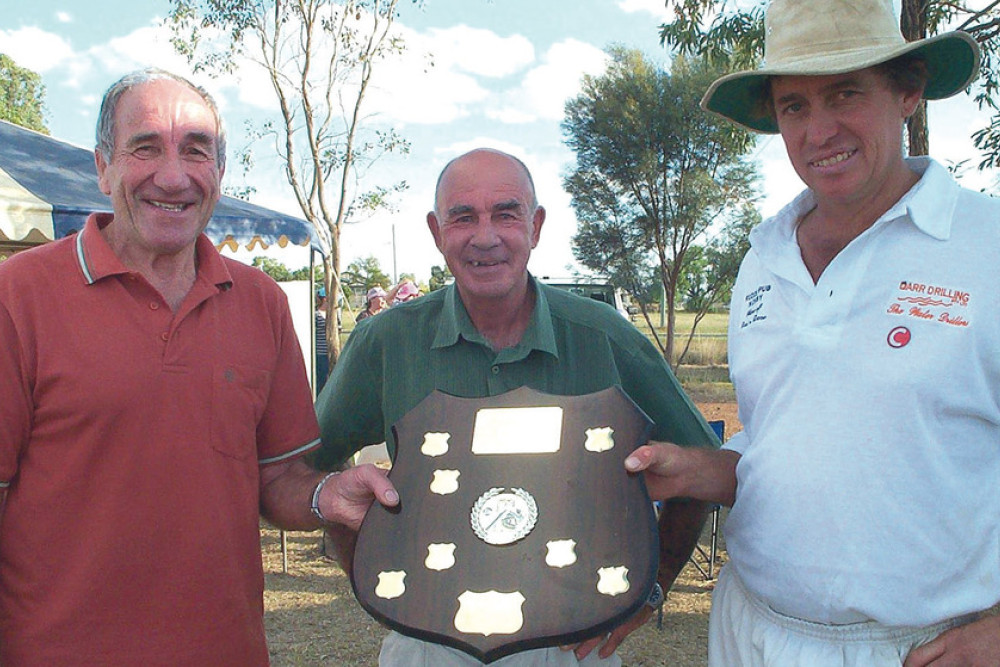 Nobby Cricket Club captain Wayne Kleidon receiving the Steger-MacIntyre Shield for the 2004-05 premiership.