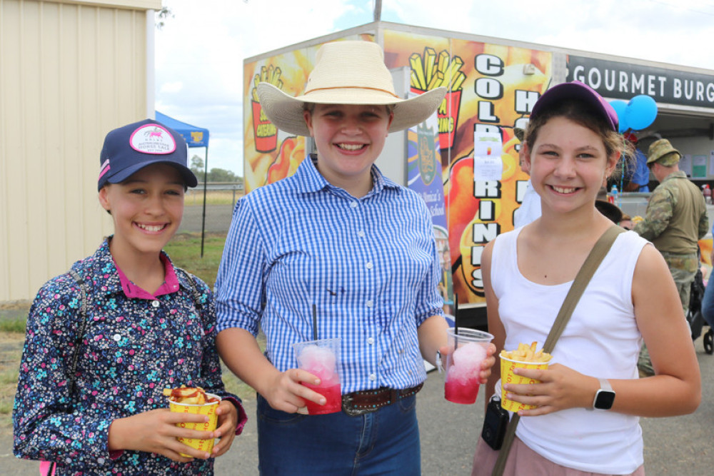 Oakey Show new date - feature photo