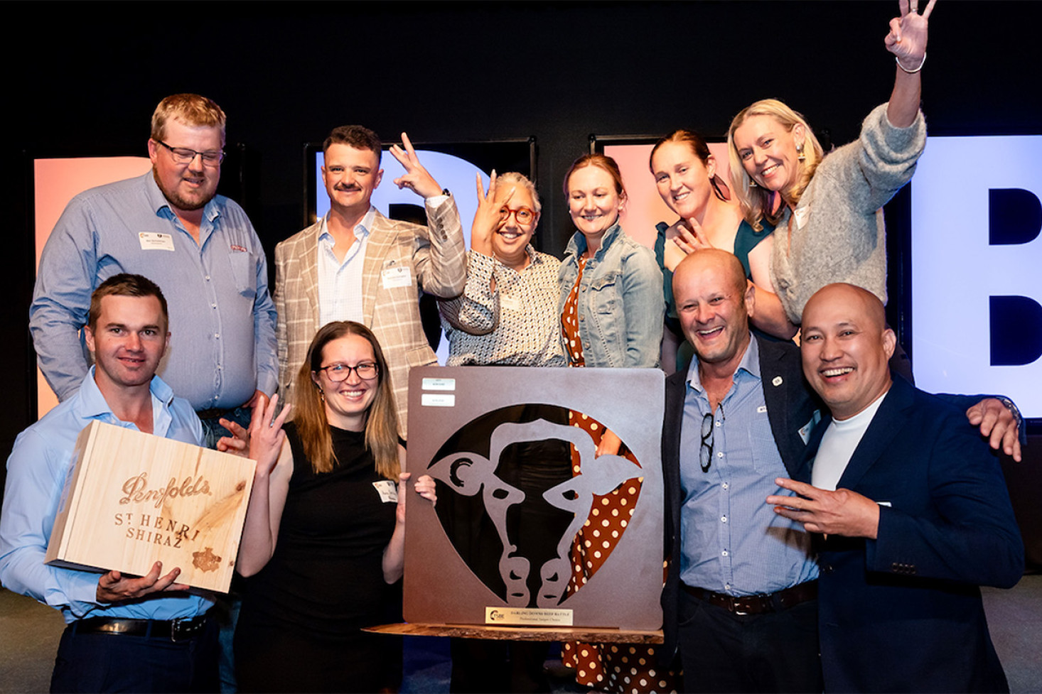 Representatives of Stockyard Beef with the Darling Downs Beef Battle Professional Judge’s Choice Trophy.