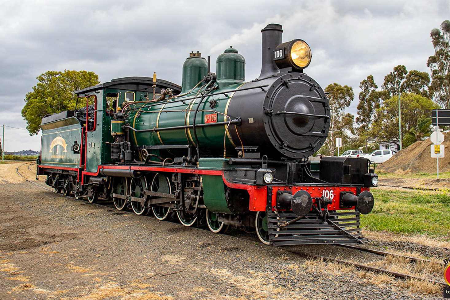 DownsSteam’s C16 Steam engine 106 chugging its way through Wyreema. Photo, Rail Town Productions