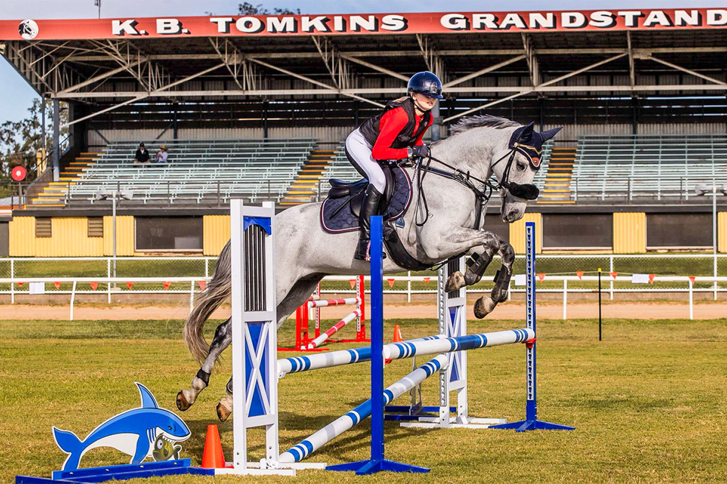 Peyton Alexander competing in the Showjumping at the Roma Show on ‘A Fox Zee Max’. Photo, Grace Mary Photography