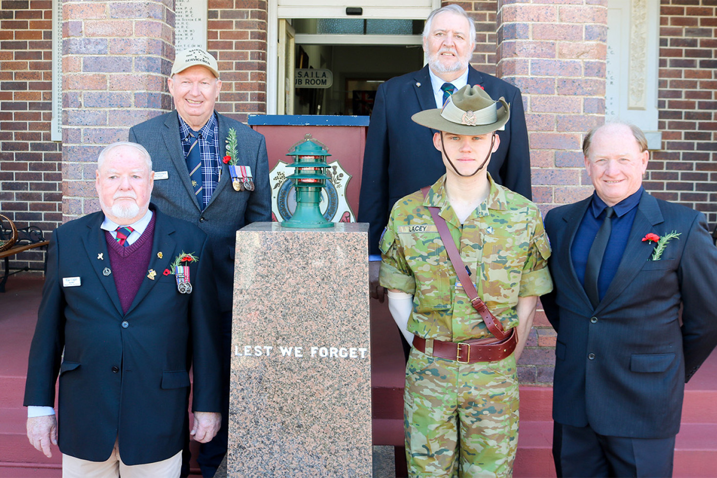 Allan Petersen, Tony McEwan, (front) Mike Vogler, Regional Cadet Under Officer Luke Lacey and Pastor Brett Dolley at the Vietnam Veterans’ Day ceremony.