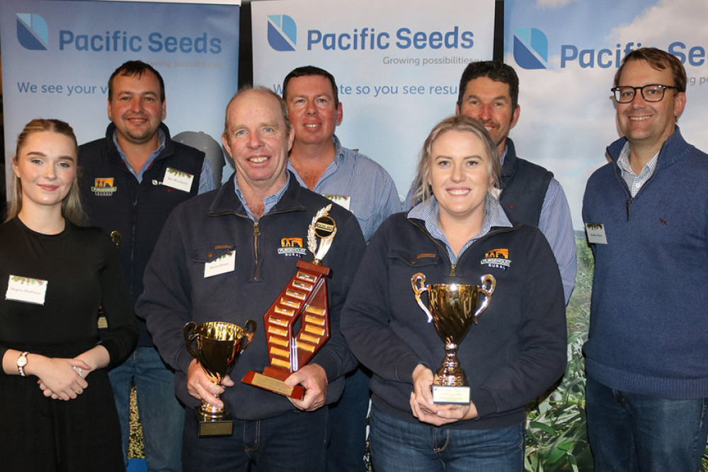 The Grower Focus Award went to Pursehouse Rural. Pictured are Angela Herbison (Pacific Seeds), Ben Woodland, Simon Potter, Laura Henderson, Mick Unwin and Andrew Short (Pacific Seeds).