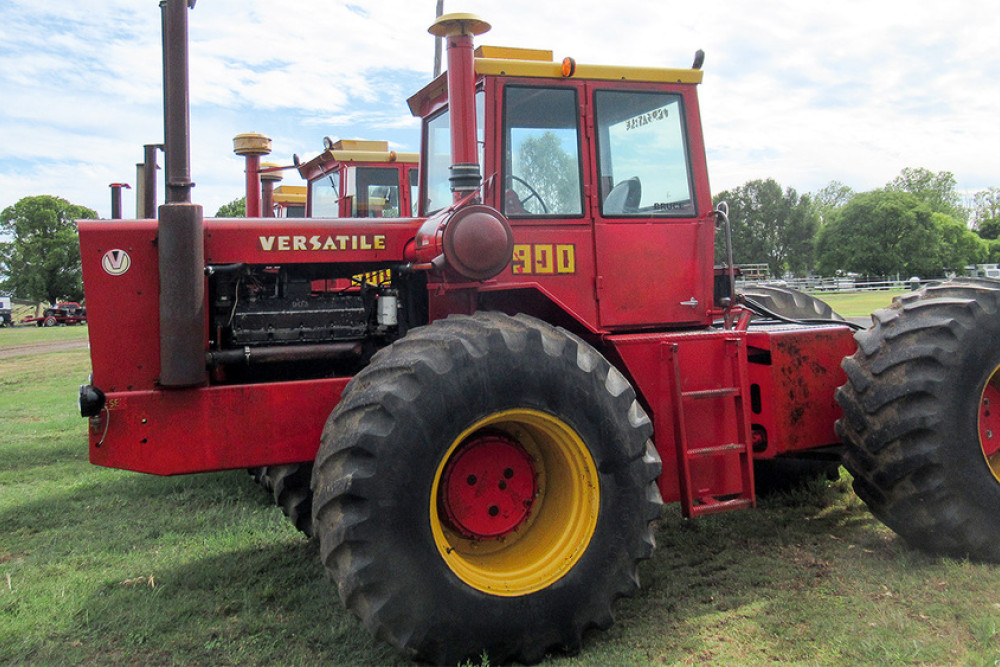 Versatile 900 at a previous Allora Heritage Weekend.