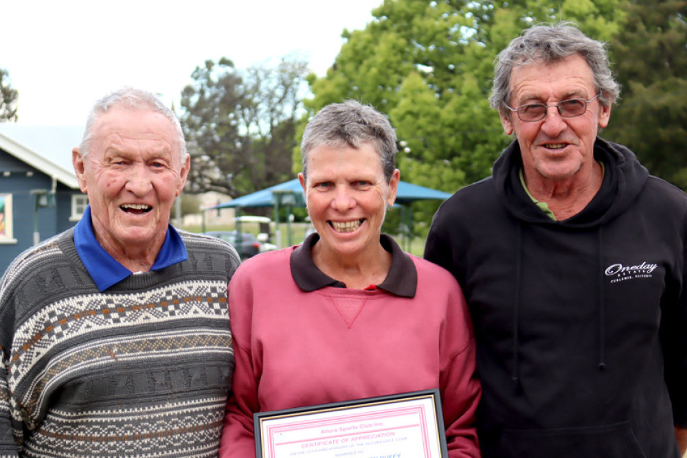 Ray O'Leary and Doreen Duffy were presented volunteer awards by Sports Club President Kev Harrison.