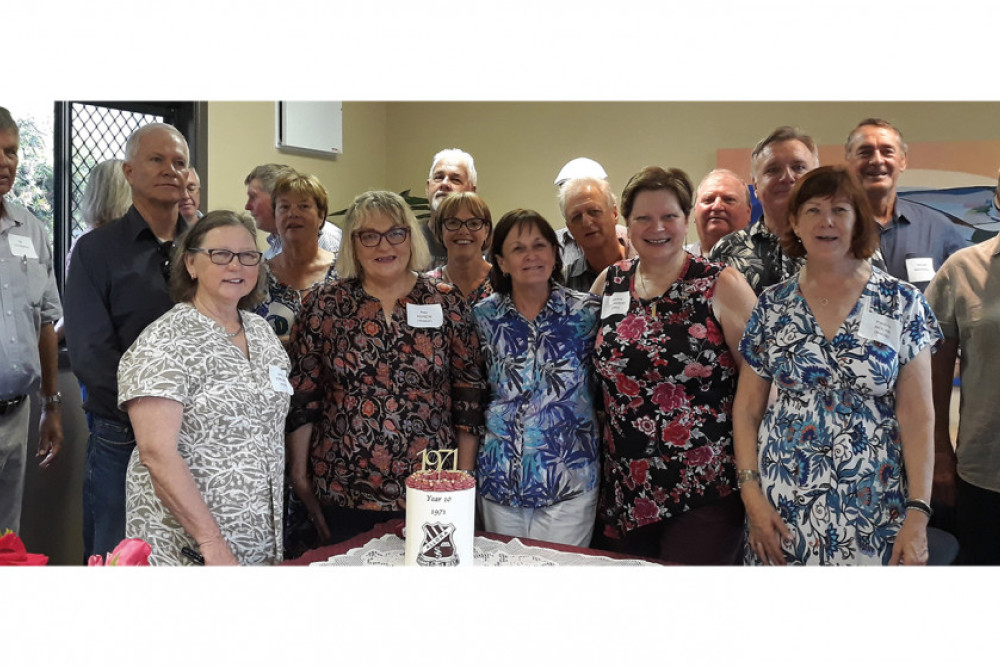 Pat Cavanagh, Sue Wilkinson, Jeff Bell, Janet Forbes (Kirkland), Andrew Gilmore, Jane Yorkston(Irving), Kay Webber (Agnew), Lesley Hodges (Bradfield), John Gartner, Ann Bowman (Hall), John Hoey, Ron Jones, Joanne Otto (Ellwood), Ross Hall, Paul Nunn, Pauline Rodda (Nolan), Michael Marshall, Gary Fisher - Graduating Class of 1971