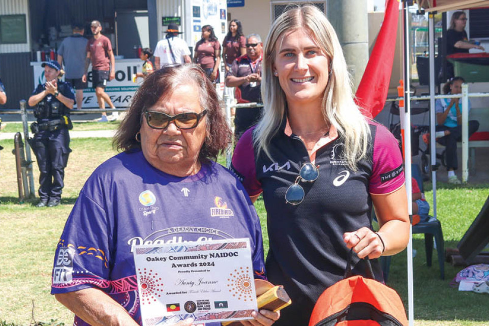 Shenae Cieisioka (right) with Aunty Joanne Burns.