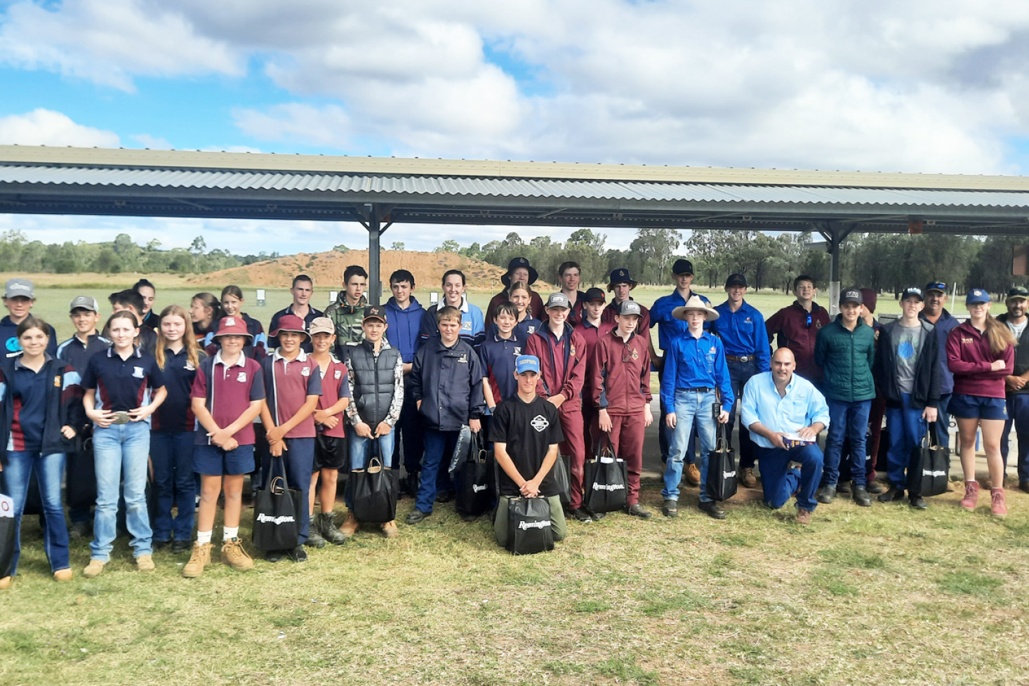 Suns out, guns out for the ‘Nioa/Properties Ruhle’ Interschool - feature photo