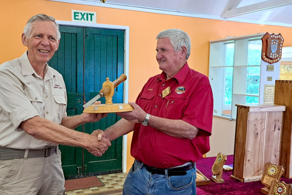 Oakey Men’s Shed member wins trophy in Toowoomba woodcrafting competition - feature photo