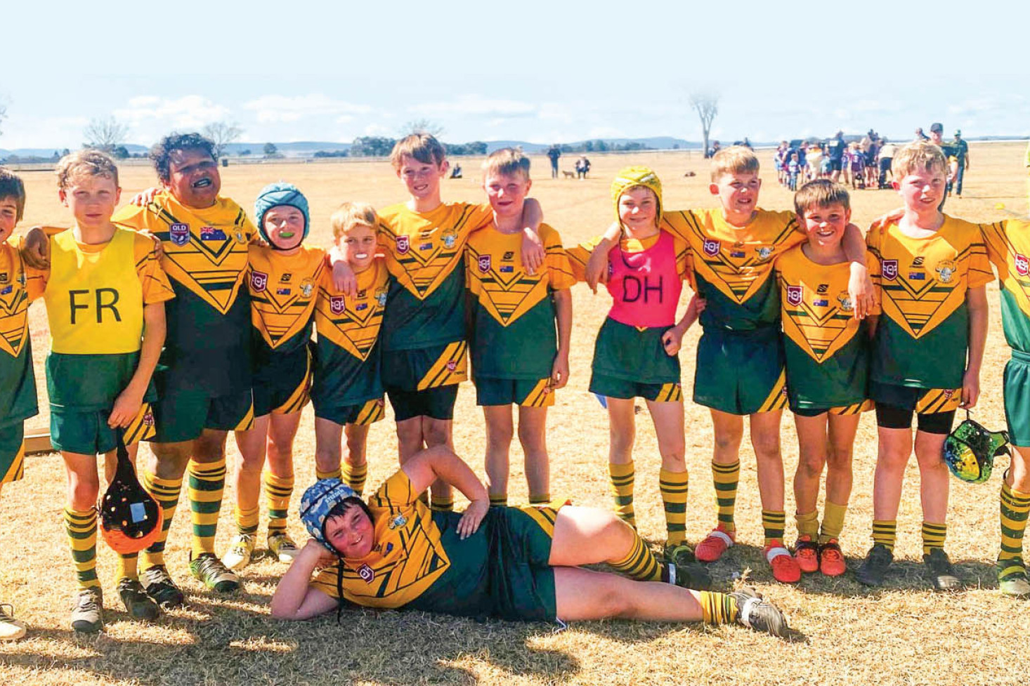 Wattles Under 10 team were in outstanding form against Stanthorpe on Saturday. William Ehrlich, Tommy Saville, Lochlan Wapau, Chaz Daly, Henry Ferguson, Rhys Gascoyne, Henry Johnson, Aiden Heart, Patrick Pots, Hunter Ryan, Joseph Ramsey, Jackson Wilson & Toby Schmidt in front. (image – Emma Marchant)